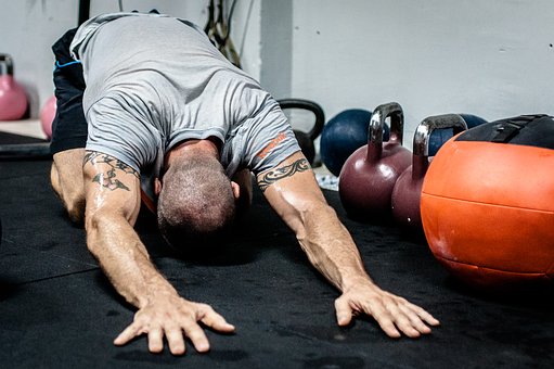 Trainingsplan für Fitness Übungen mit dem eigenen Körpergewicht